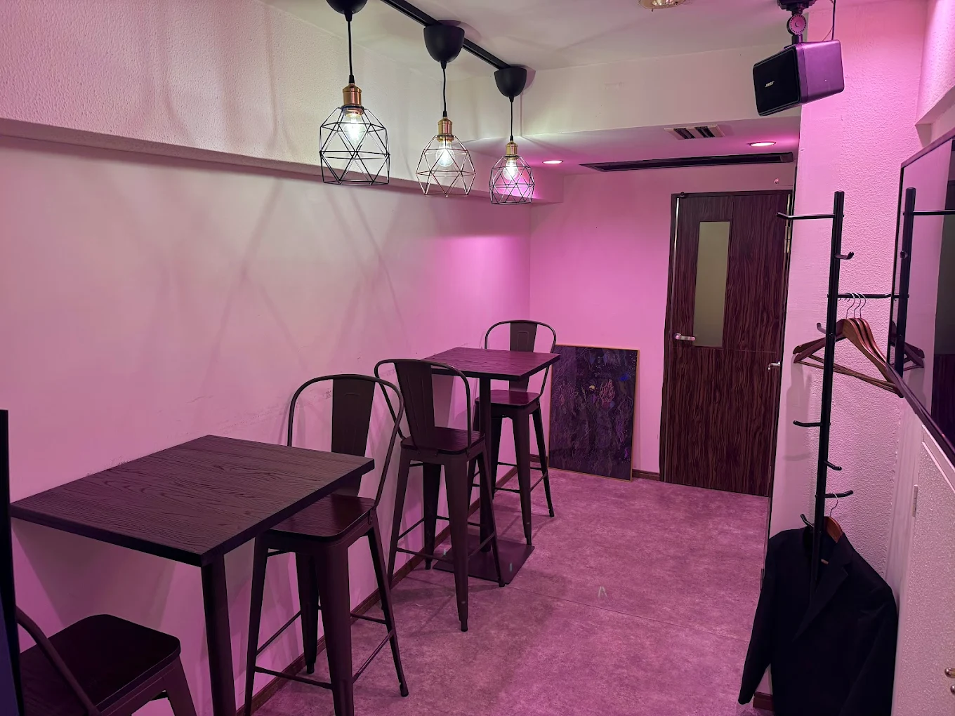 Momozu BAR 2名席スペース